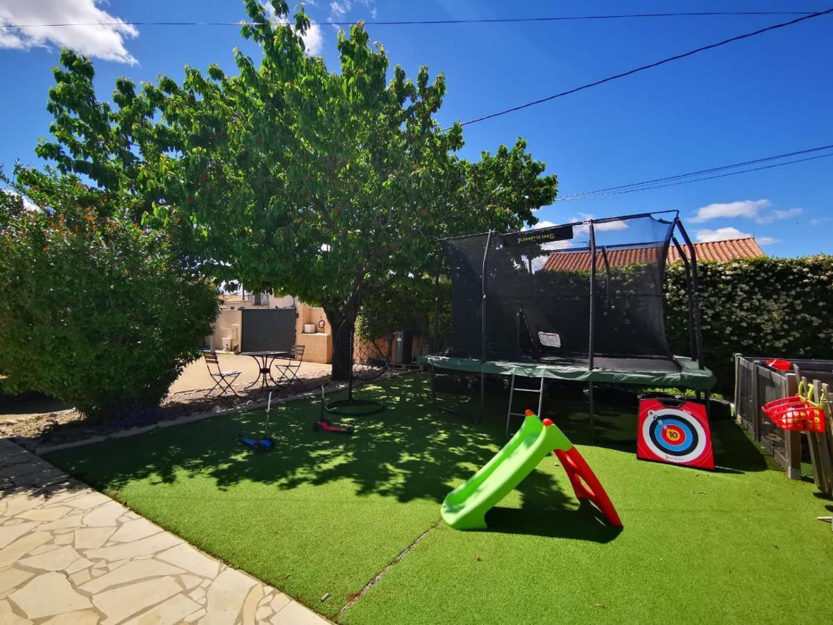 Gites Avec Grande Piscine Et Sa Terrasse Privative Bernis Exterior photo